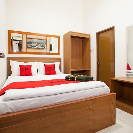 Reddoorz Syariah Near Singha Merjosari Park Malang Buitenkant foto