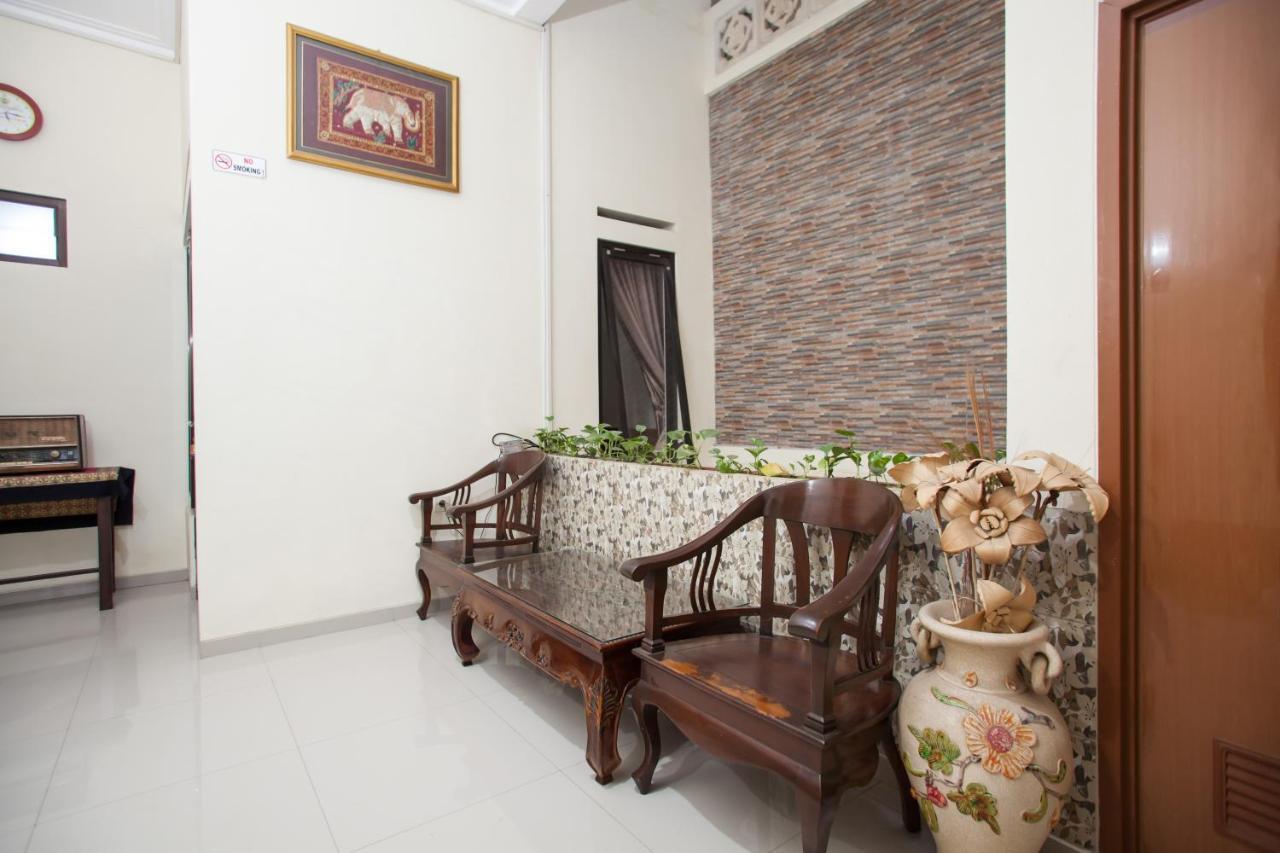 Reddoorz Syariah Near Singha Merjosari Park Malang Buitenkant foto