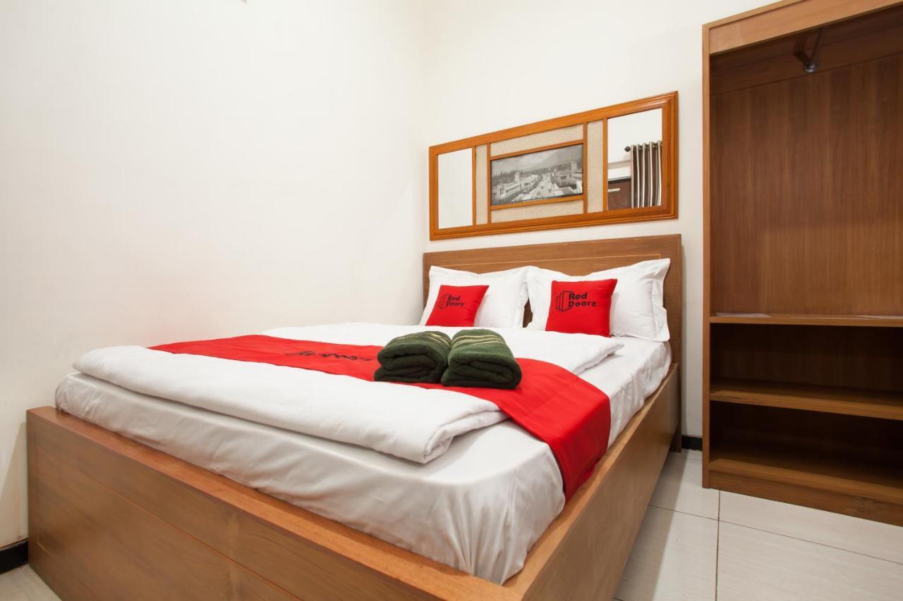 Reddoorz Syariah Near Singha Merjosari Park Malang Buitenkant foto