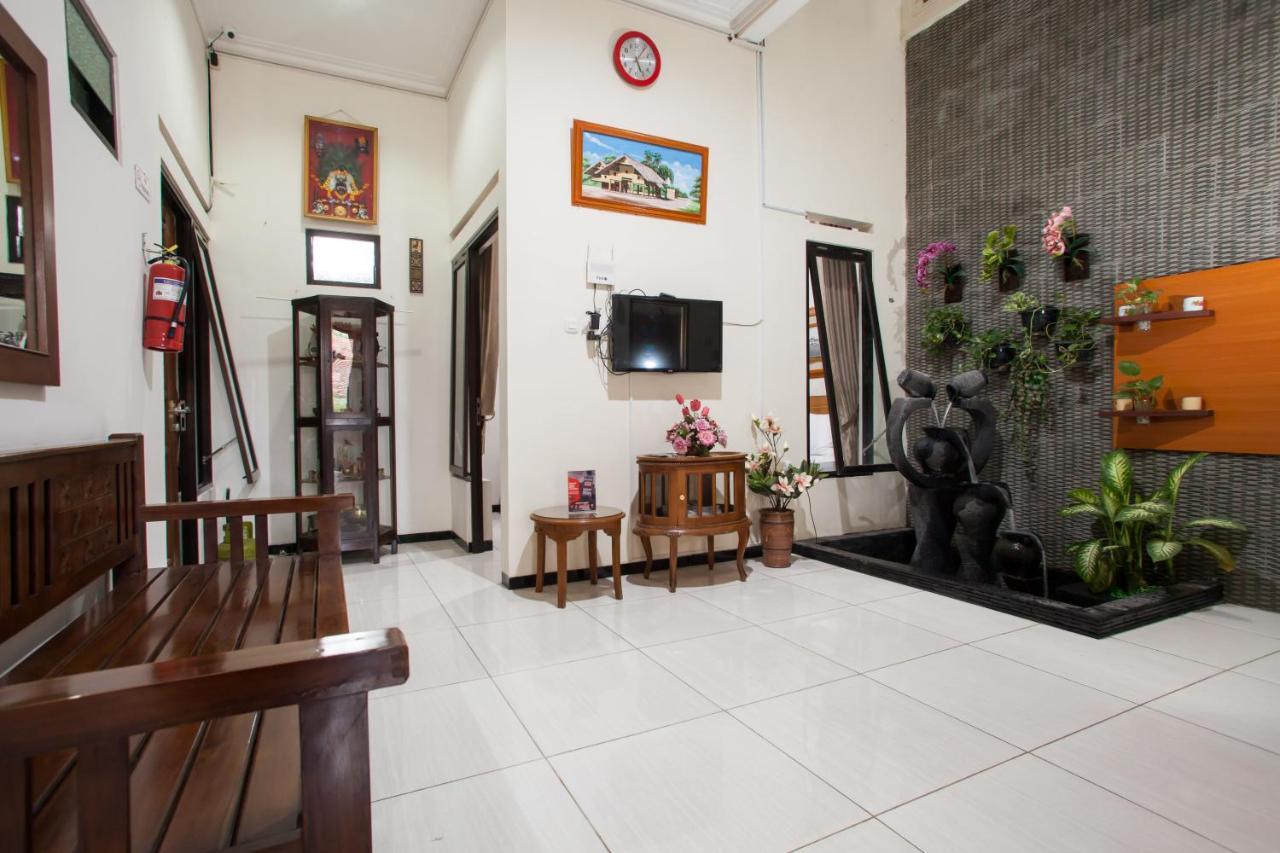 Reddoorz Syariah Near Singha Merjosari Park Malang Buitenkant foto
