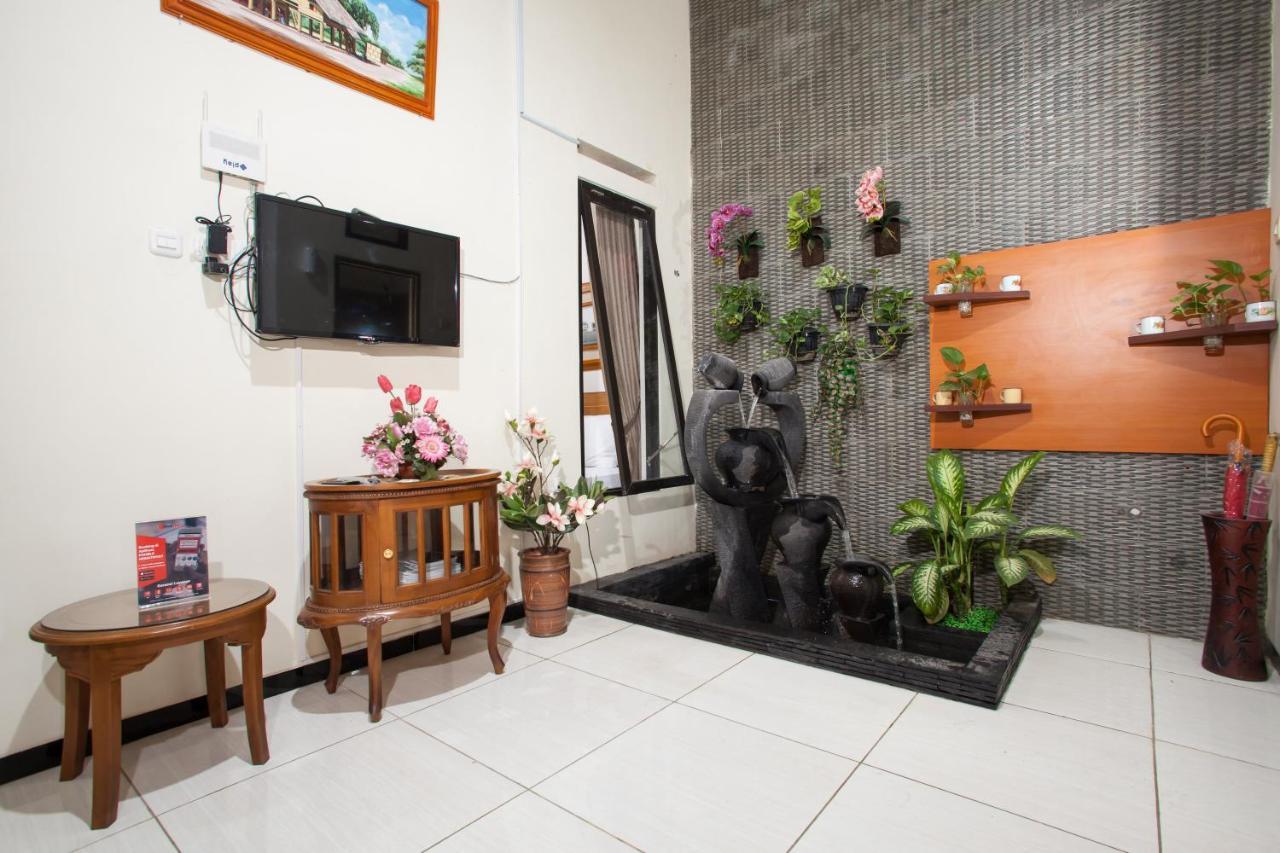Reddoorz Syariah Near Singha Merjosari Park Malang Buitenkant foto