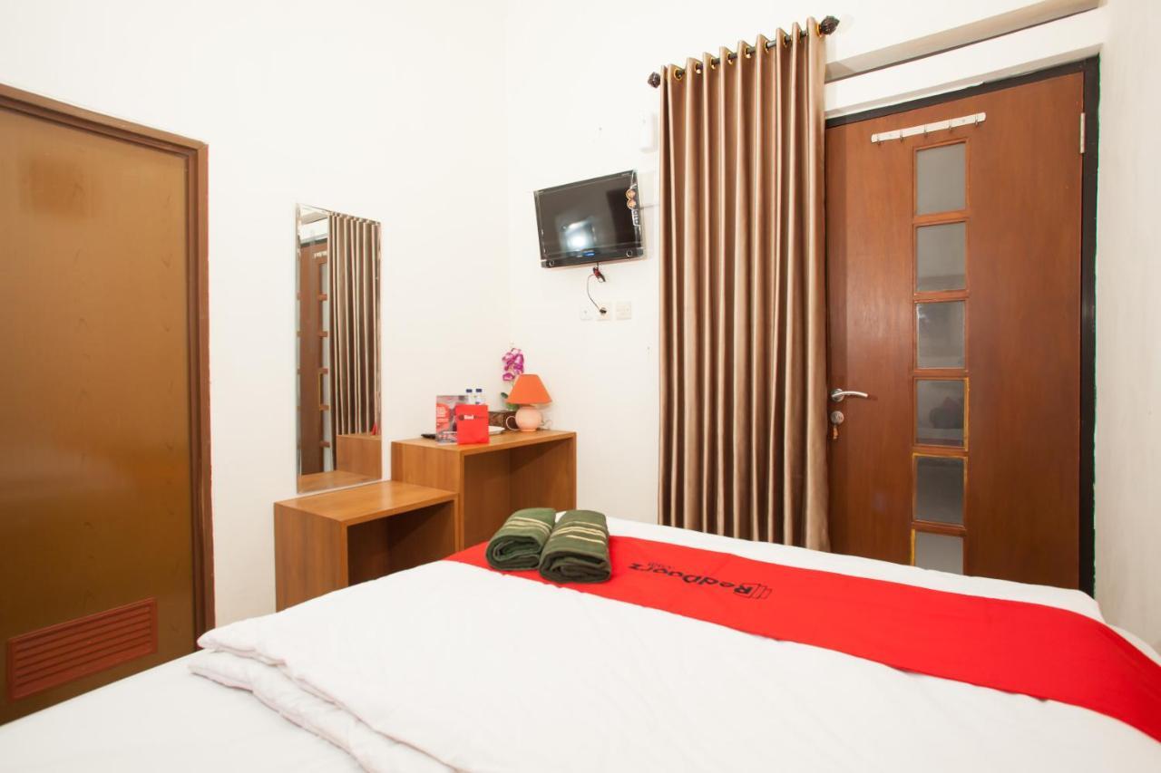 Reddoorz Syariah Near Singha Merjosari Park Malang Buitenkant foto