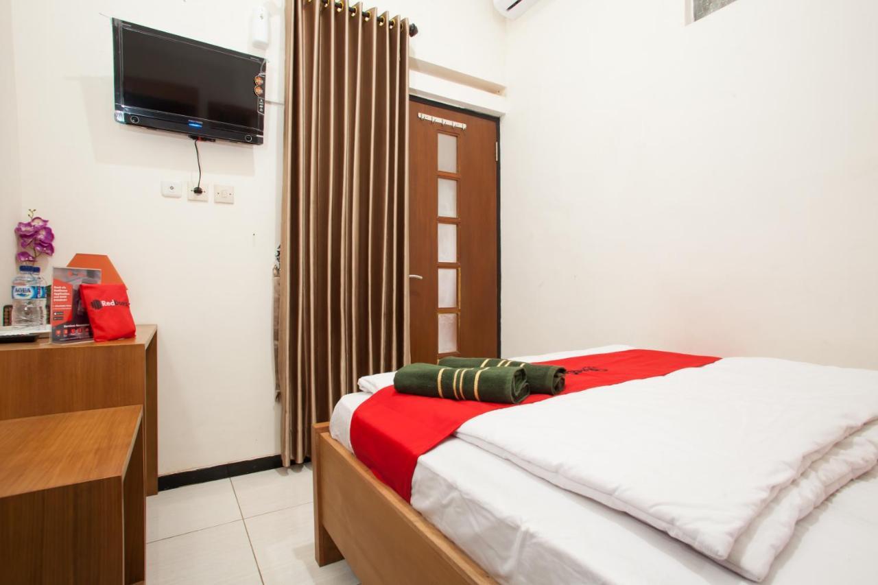 Reddoorz Syariah Near Singha Merjosari Park Malang Buitenkant foto